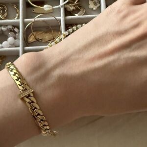 Bracelet and necklace